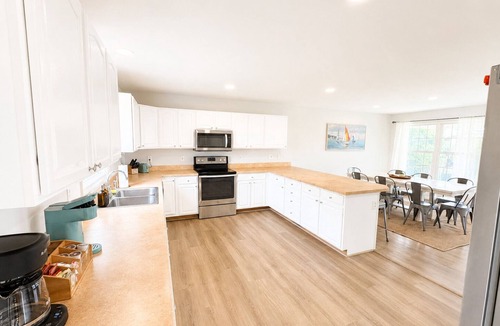 Chesapeake Beach House | Chesapeake Bay Views Sleeps 8 Walk to Beach
