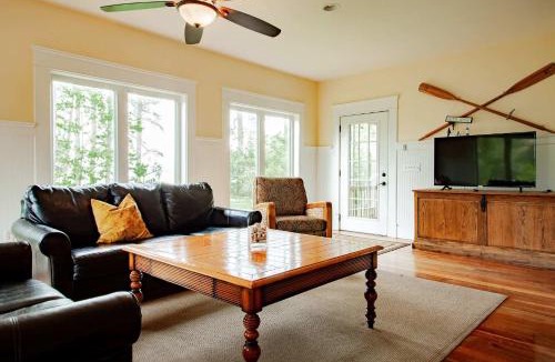 Woolford House | Chesapeake Waterfront - 7BR 5BA - Beach Pool Dock