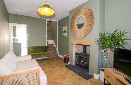 Malpas House | Cheshire Countryside Escape with Garden & Sunrise View
