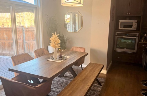 Chestermere House | Chestermere Lake-View 4BR | Xbox, BBQ & Patio