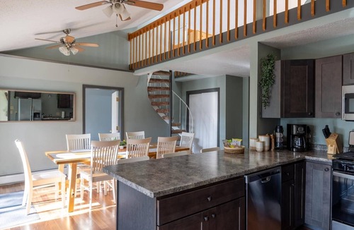 Jay House | Chestnut Ridge Cabin: updated retreat 9 min to Jay