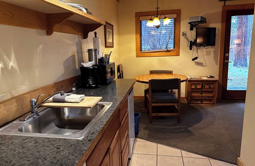 Winthrop Hotel | Chewuch Inn and Cabins