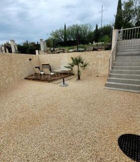 Montfrin Apartment | Chez béa et giany