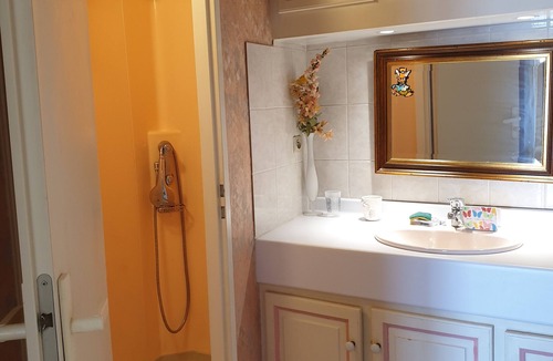 Lalbenque House | CHEZ DANIELE - Charming house in the heart of the village of Lalbenque
