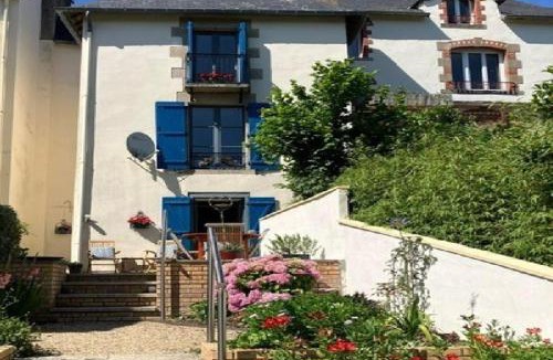 Josselin House | Chez Dizjon, a stunning canalside property