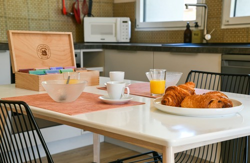 Saint-Pierre-d'Albigny Apartment | Chez Flo Apartment – Cozy Studio with Mountain View and Air Conditioning