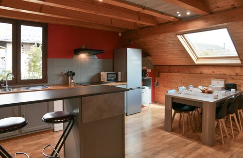 Saint-Pierre-d'Albigny Apartment | Chez Fred 201 – Parking, WiFi, Near Savoie College
