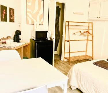 Ussel Apartment | Chez gaillard petit studio sans cuisine entièrement rénové au calme