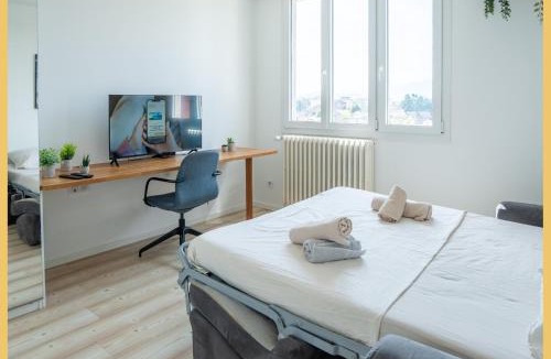 Ambilly Apartment | Chez Gilles I Studio I Ambilly