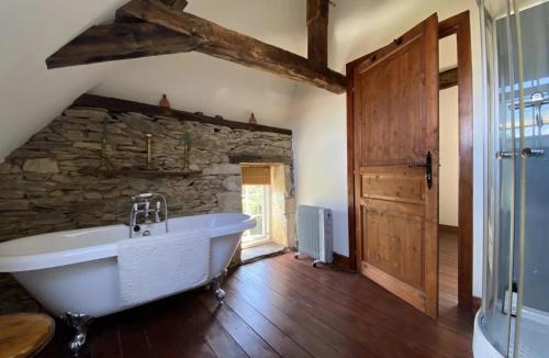 Genis House | Chez le Cavalier