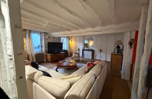 Marboue Apartment | Chez leo