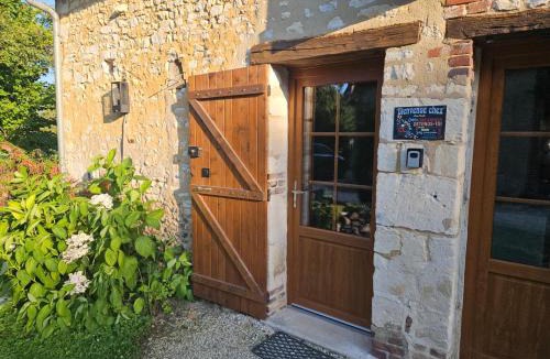 Saint-Martin-sur-Ocre House | Chez les 2 freds