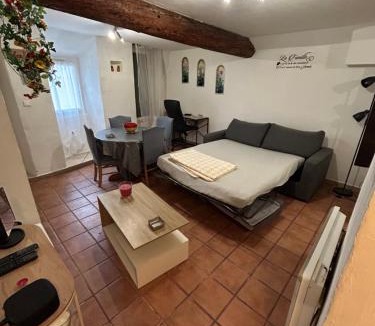 Sisteron Apartment | Chez Luna