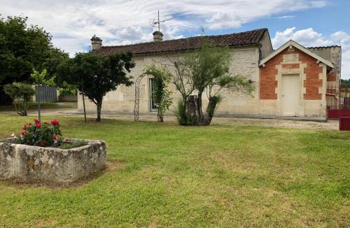 Mesnac House | Chez Lysette