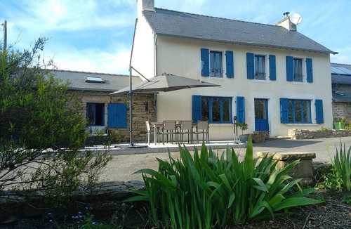 Bannalec House | CHEZ MALIKA