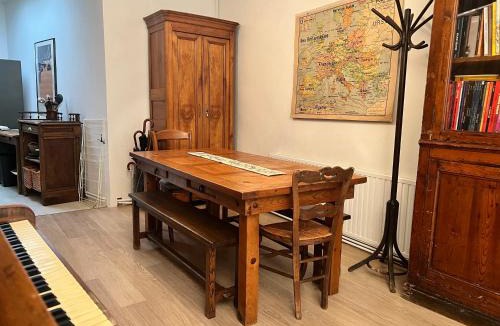 Arras House | Chez Mamie - 8 personnes - Familial - Confort - Parking public - Librairie