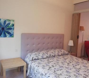 Saint-Chinian Apartment | Chez Mi, centre ville, parking gratuit