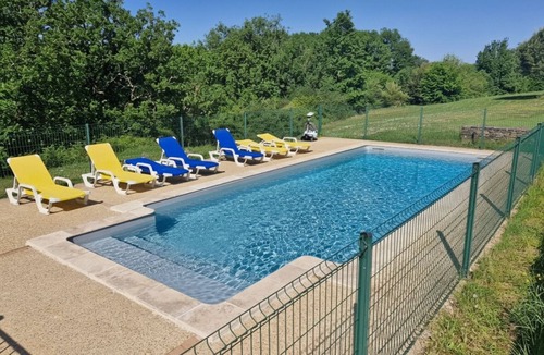 Jayac House | Chez Pierril large stone gite with swimming pool in the Sarlat region