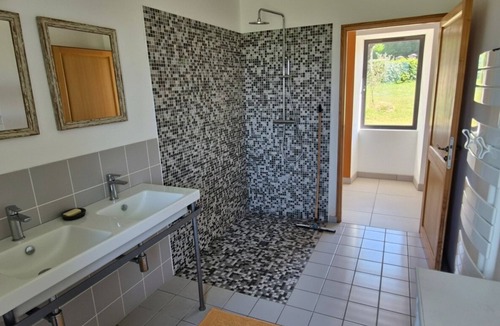 Jayac House | Chez Pierril large stone gite with swimming pool in the Sarlat region