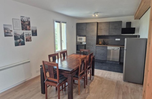 Saint-Germain-Nuelles Apartment | Chez steph