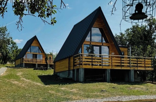 Valea Mare-Pravat Cabin | Chiang Mai A-Frame Cabin with private Hot Tub jacuzzi