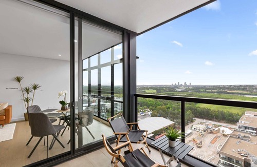 Wentworth Point Apartment | Chic 1-Bed with Pool by River, Ferry & Amenities