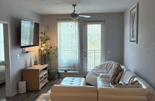 Sandy Springs Apartment | Chic 1-bedroom apartment with fitness room and AC in enjoyable Sandy Springs