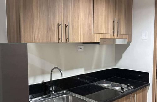 Barangay 76 Apartment | Chic 1-bedroom apartment in brilliant Pasay with WiFi, AC