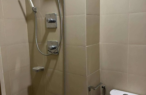 Barangay 76 Apartment | Chic 1-bedroom apartment in brilliant Pasay with WiFi, AC