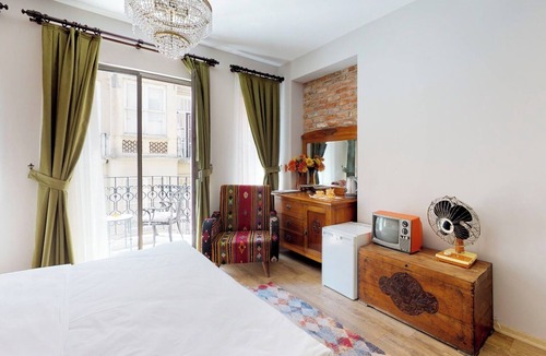Karakoy Hotel | Chic 1-bedroom hotel with WiFi and AC in welcoming Istanbul