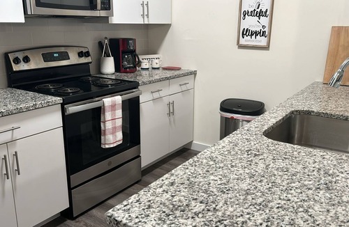 Bound Brook Apartment | Chic 1-bedroom with fitness room and WiFi in welcoming Bound Brook