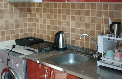 Naif Apartment | Chic 1-studio flat with WiFi and AC close to mall, park, metro