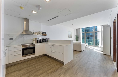 DIFC Apartment | Chic 1BR APT in DIFC I 7-Min Drive to Burj Khalifa