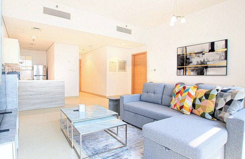 Jadaf Apartment | Chic 1BR Iris Amber Al Jaddaf