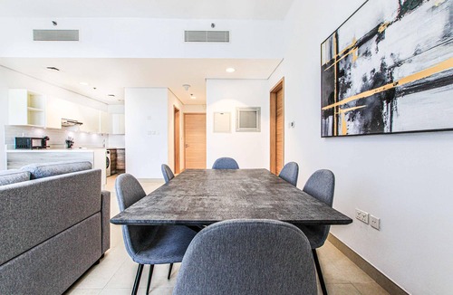 Jadaf Apartment | Chic 1BR Iris Amber Al Jaddaf