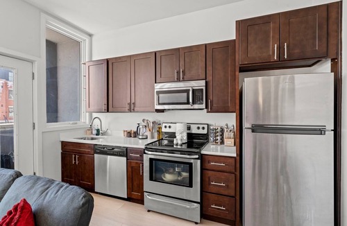 Fairmount Apartment | Chic 1BR Unit - Walk to Met - Direct Subway to FIFA