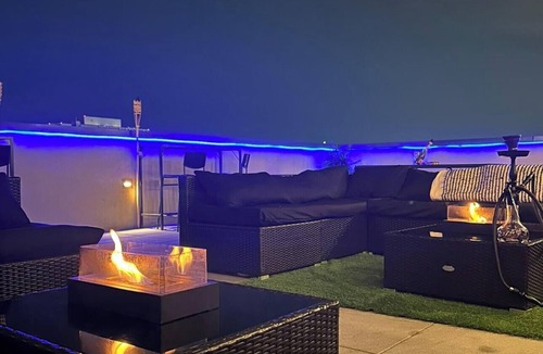 Queens Apartment | Chic 2-bd 2-bth apartment with huge private balcony