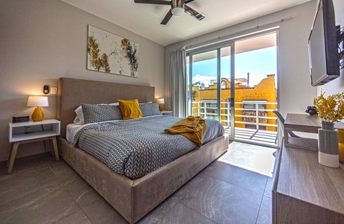 12th Street Apartment | CHIC 2 Bdr ♥️ PDC CONDO near 5th avenue & BEACH 🏖