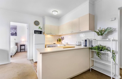 Windsor Apartment | Chic 2-Bed Apartment near Albert Park