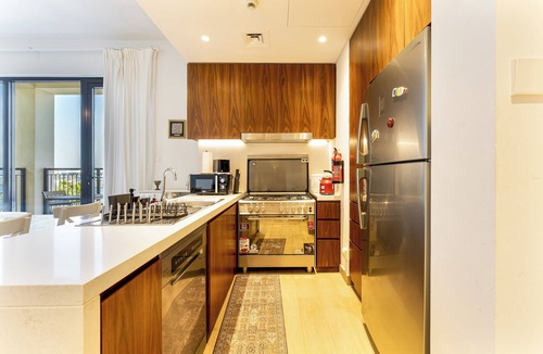 Dubai Apartment | Chic 2-Bed Apartment with Balcony and Waterfront Views in Port de La Mer