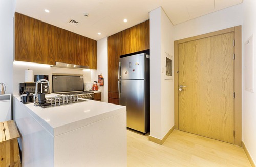 Dubai Apartment | Chic 2-Bed Apartment with Balcony and Waterfront Views in Port de La Mer