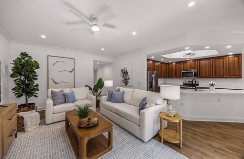 Royal Harbor Resort | Chic 2 bed resort, 3 pools, lazyriver, walk to 5th Ave restaurants in fab Naples
