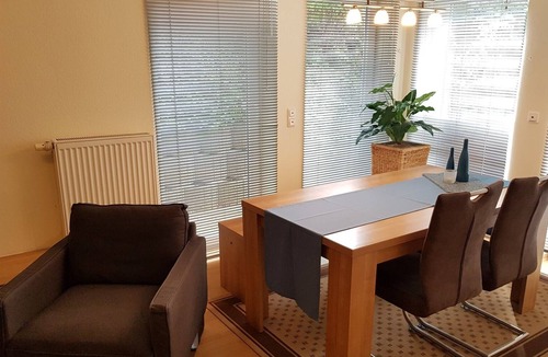 Saulheim Apartment | Chic 2-room basement apartment with a separate entrance in the family home