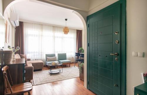 Moda Apartment | Chic 2BR Gem on Moda Iconic Antiques Street