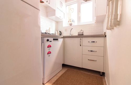 Moda Apartment | Chic 2BR Gem on Moda’s Iconic Antiques Street