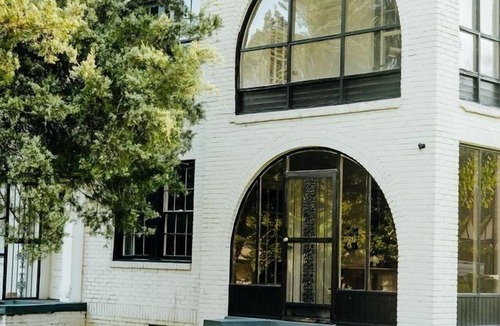 Montgomery Apartment | Chic 2BR Getaway | Pets Welcome in Cloverdale