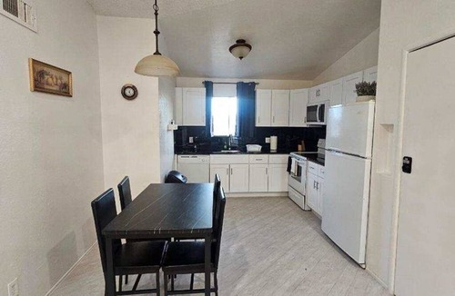 North Center Revitalization Association Apartment | Chic 2BR Oasis: Prime Locale!