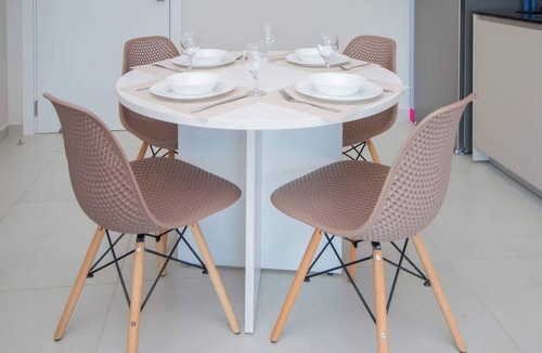 Luque Apartment | Chic 2BR, Pool & BBQ Lounge, 10 mins to Shopping