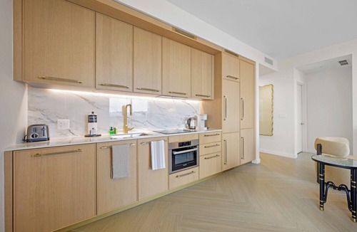 Wynwood Art District Apartment | Chic 2BR + Sofa Bed at Heart of Wyndwood close to MAJOR INTERNATIONAL SPORTING EVENT Fan Fest