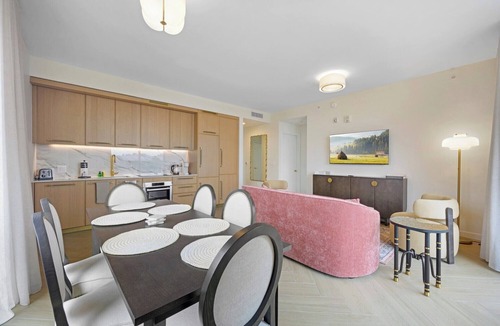 Wynwood Art District Apartment | Chic 2BR + Sofa Bed at Heart of Wyndwood close to MAJOR INTERNATIONAL SPORTING EVENT Fan Fest